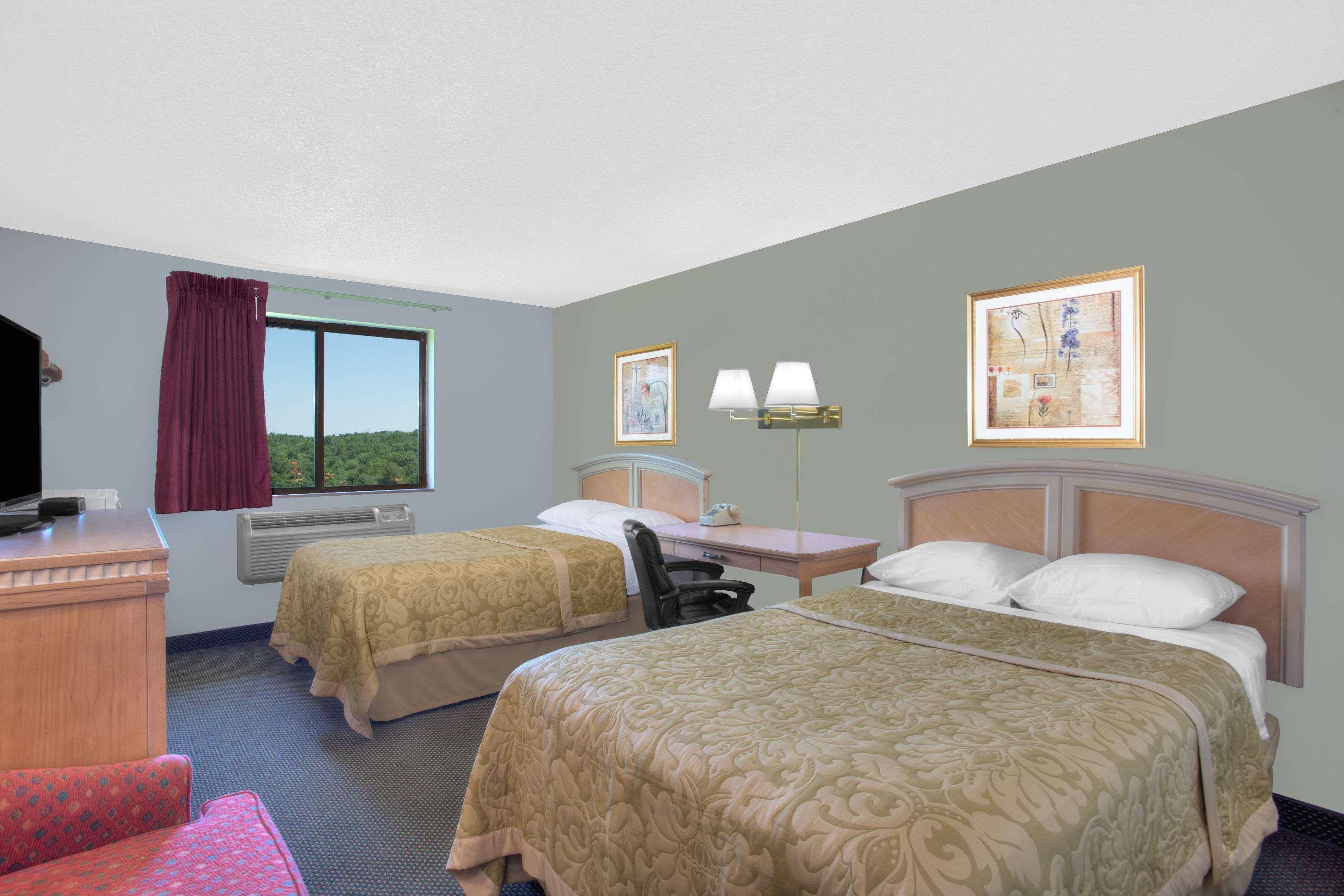 Super 8 By Wyndham Augusta Hotel Exterior foto
