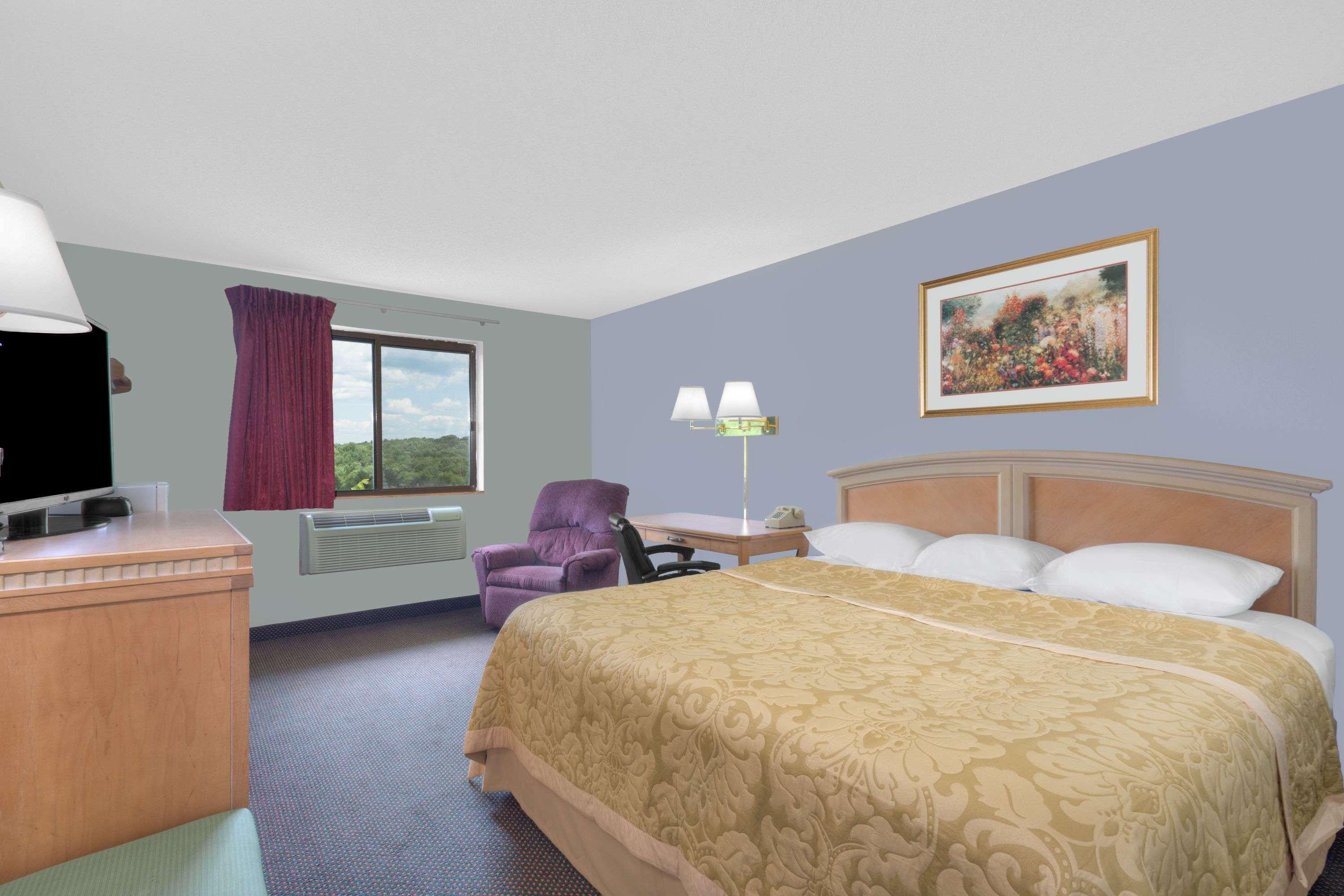 Super 8 By Wyndham Augusta Hotel Exterior foto