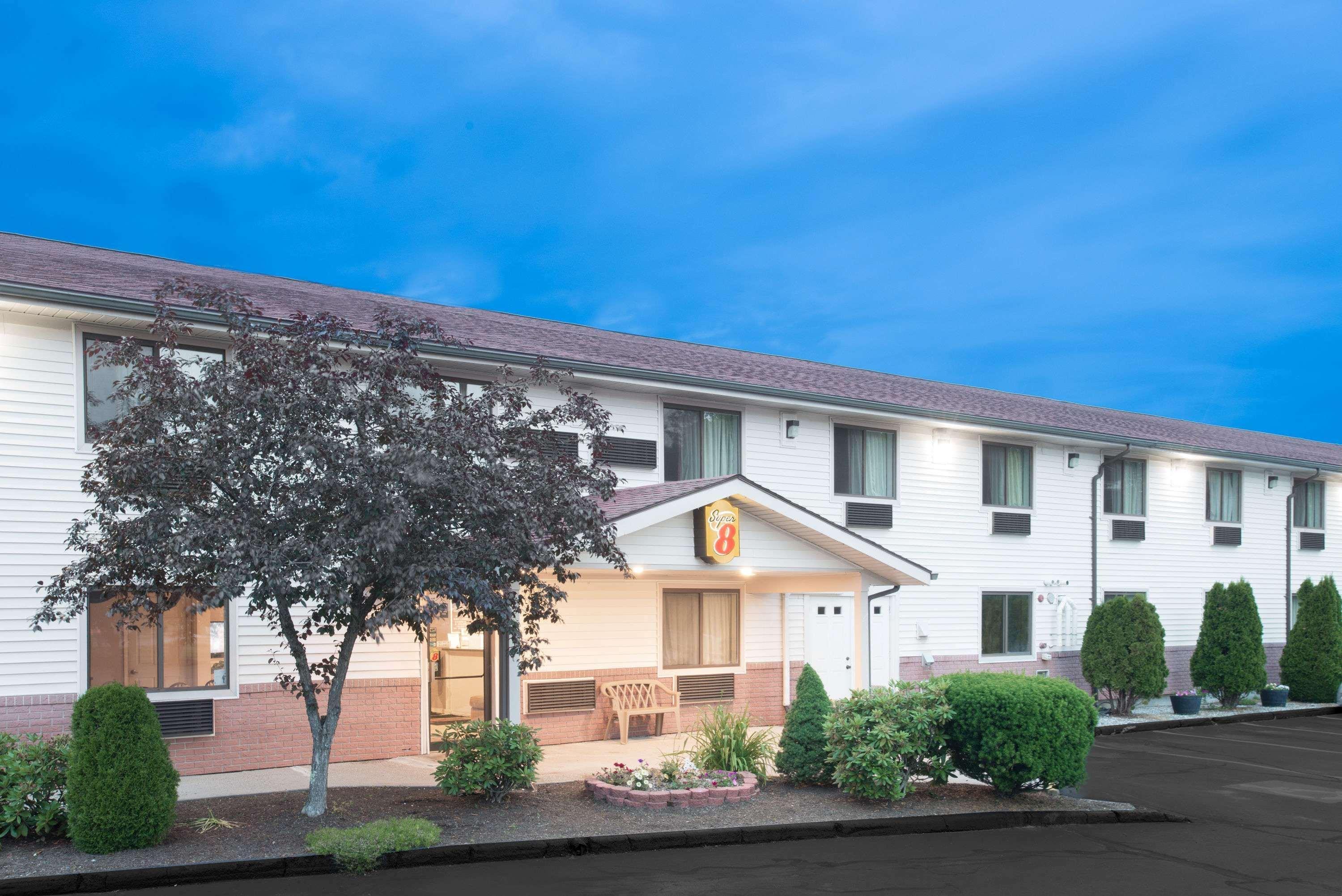 Super 8 By Wyndham Augusta Hotel Exterior foto